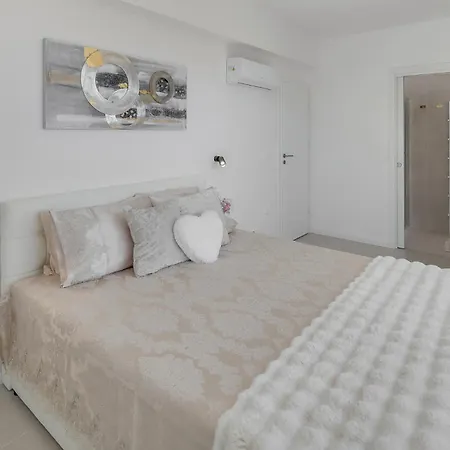 Holiday home Lovely In Vrvari With Sauna Porec